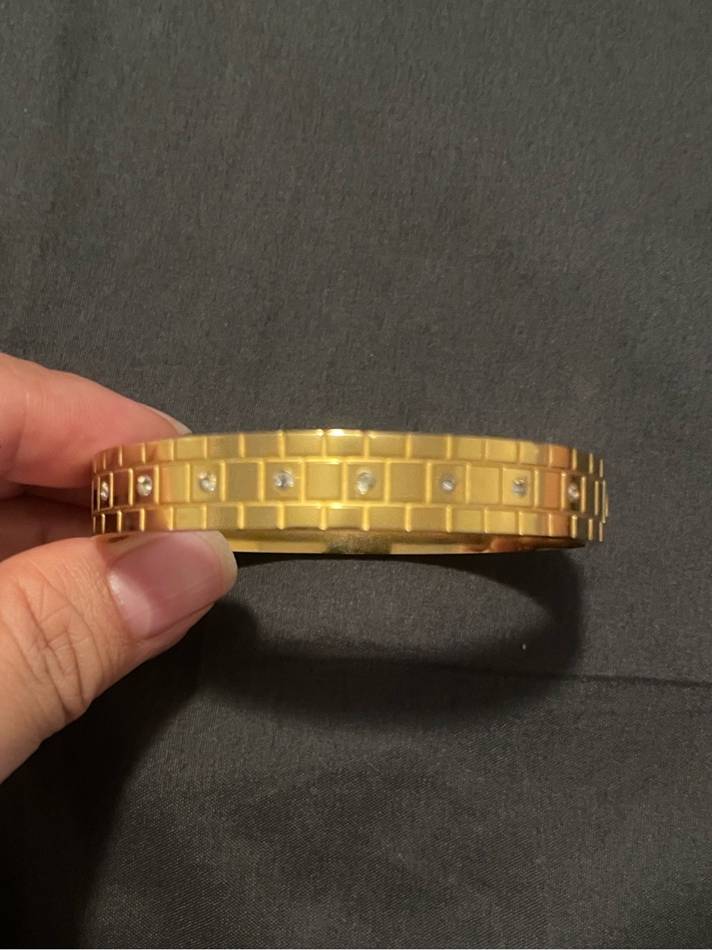 New - 18k gold plated stainless steel bangle